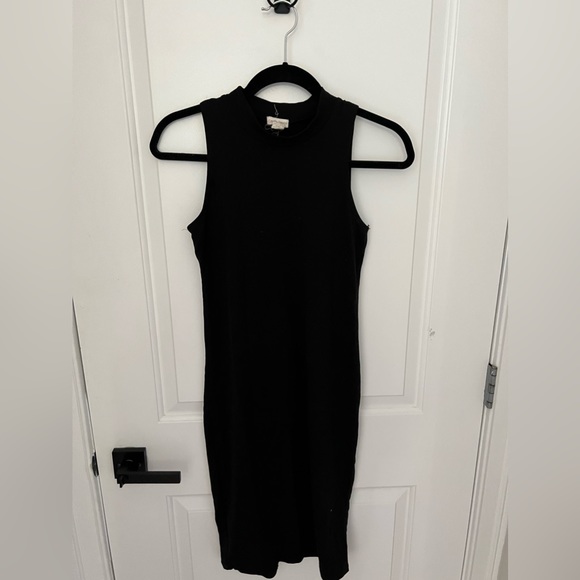 Black dress - Picture 1 of 3